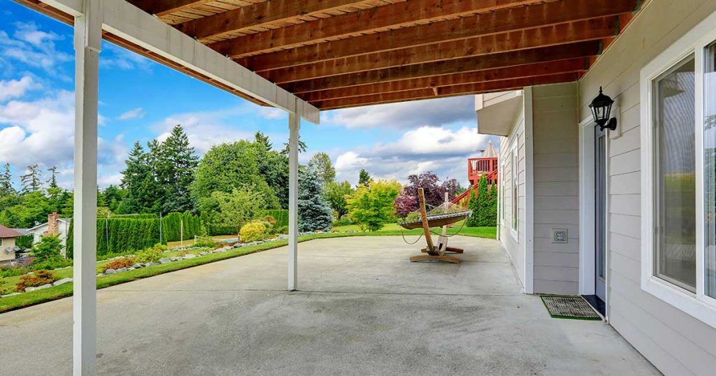 Walkout patio with concrete floor