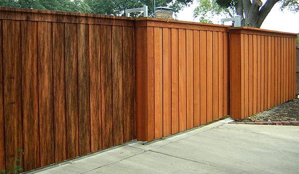 Restored wood fence 600 before