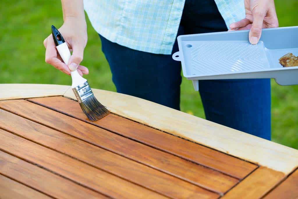 Why oiling outdoor teak furniture harmful